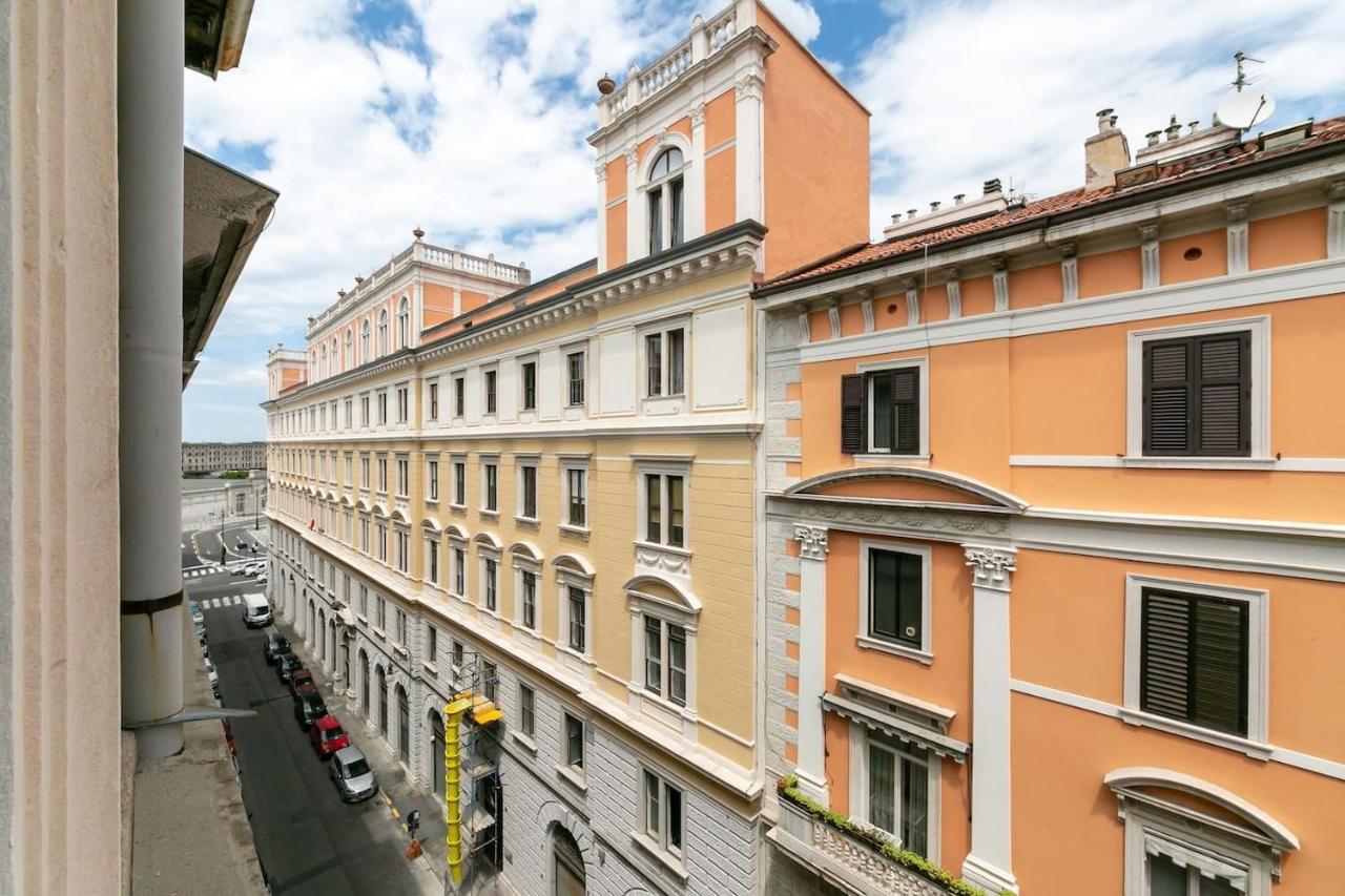 ~ Cozy Apartment ~ City Center Train Station Trieste Luaran gambar